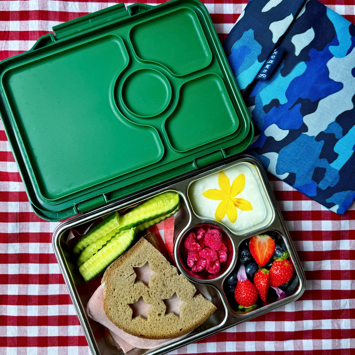 Yumbox Prêt sandwich-friendly compartment with additional sections for sides