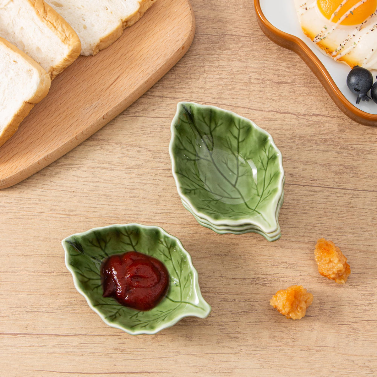 YumiPLUS dishwasher-safe ceramic bowls simplify cleanup after meals.