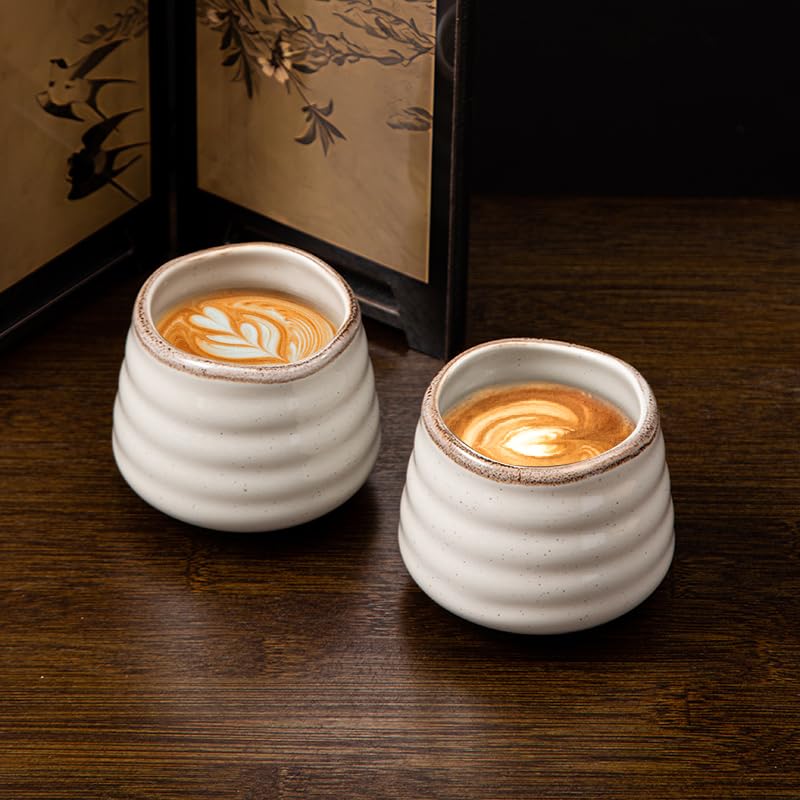 YumiPLUS microwave-safe cups for quick reheats and convenience.