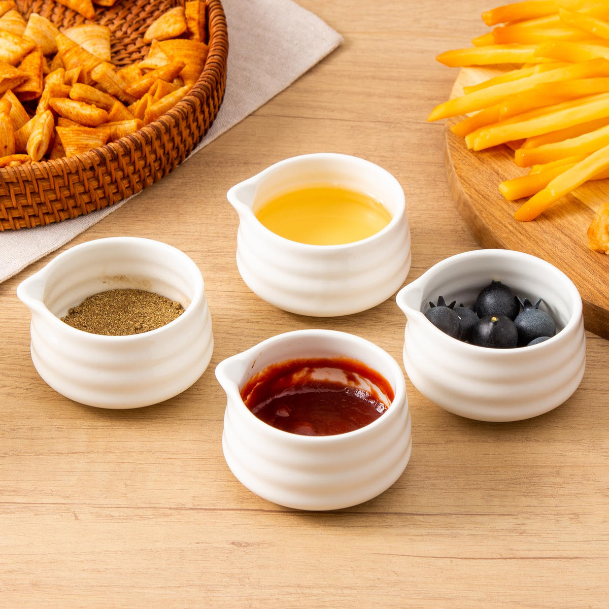 YumiPLUS oven-safe dipping bowls resist higher heat for baking and reheating.