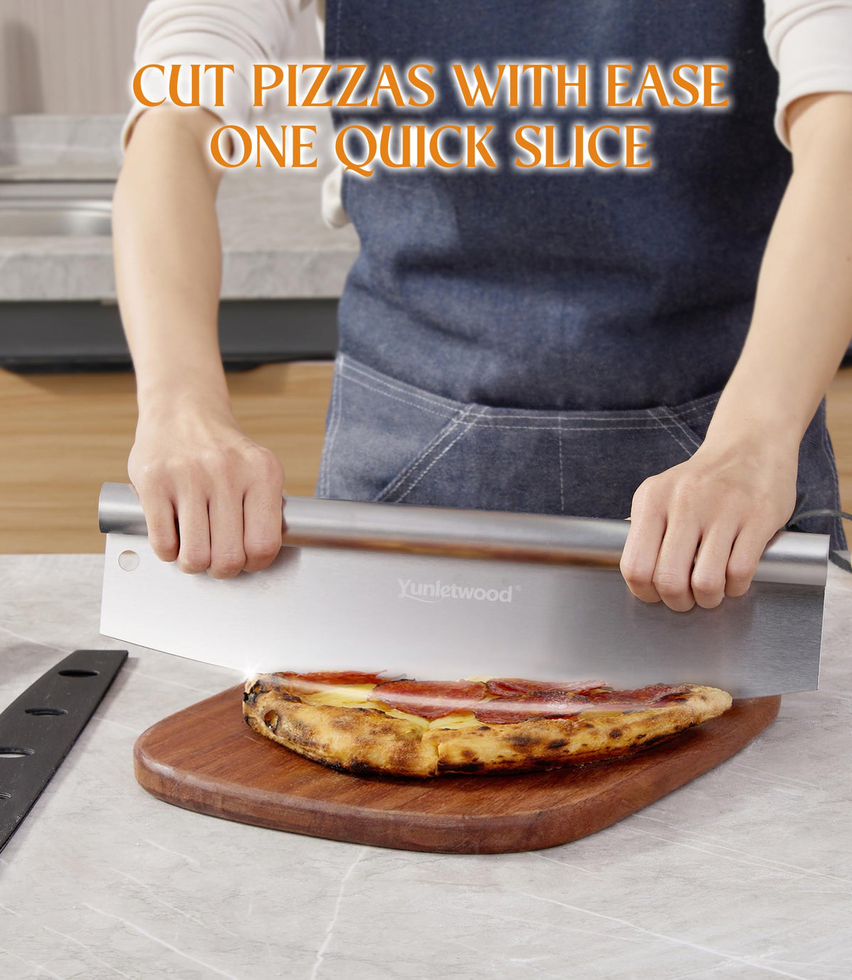 Yunletwood pizza server serving clean, easy-to-share slices
