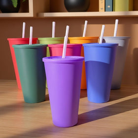 YUYUHUA 32 oz fuchsia cup with lid and straw for parties.