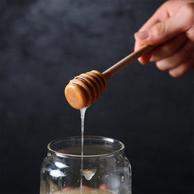 YYGMSS easy-care wooden dipper, convenient for reuse.
