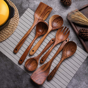YYLTJR Mixing spoon ideal for blending sauces and batters.