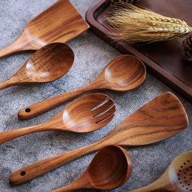 YYLTJR Serving spoon for generous portions and elegant table presentation.