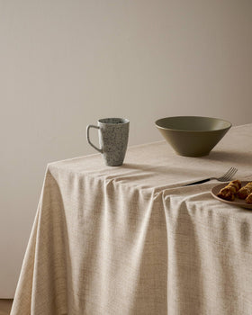 YZJZEDS easy-clean design supports quick wipeups after family meals