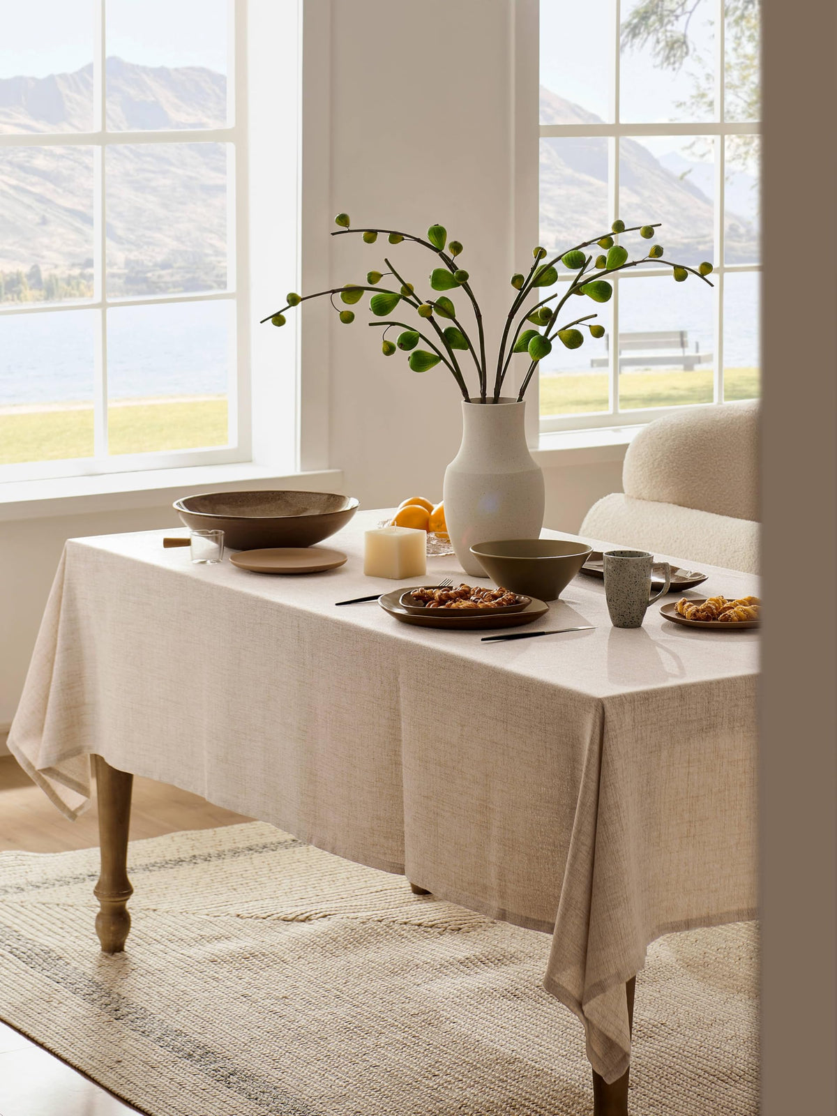 YZJZEDS linen tablecloth, 9 ft narrow fit, preserves clean lines and table clarity