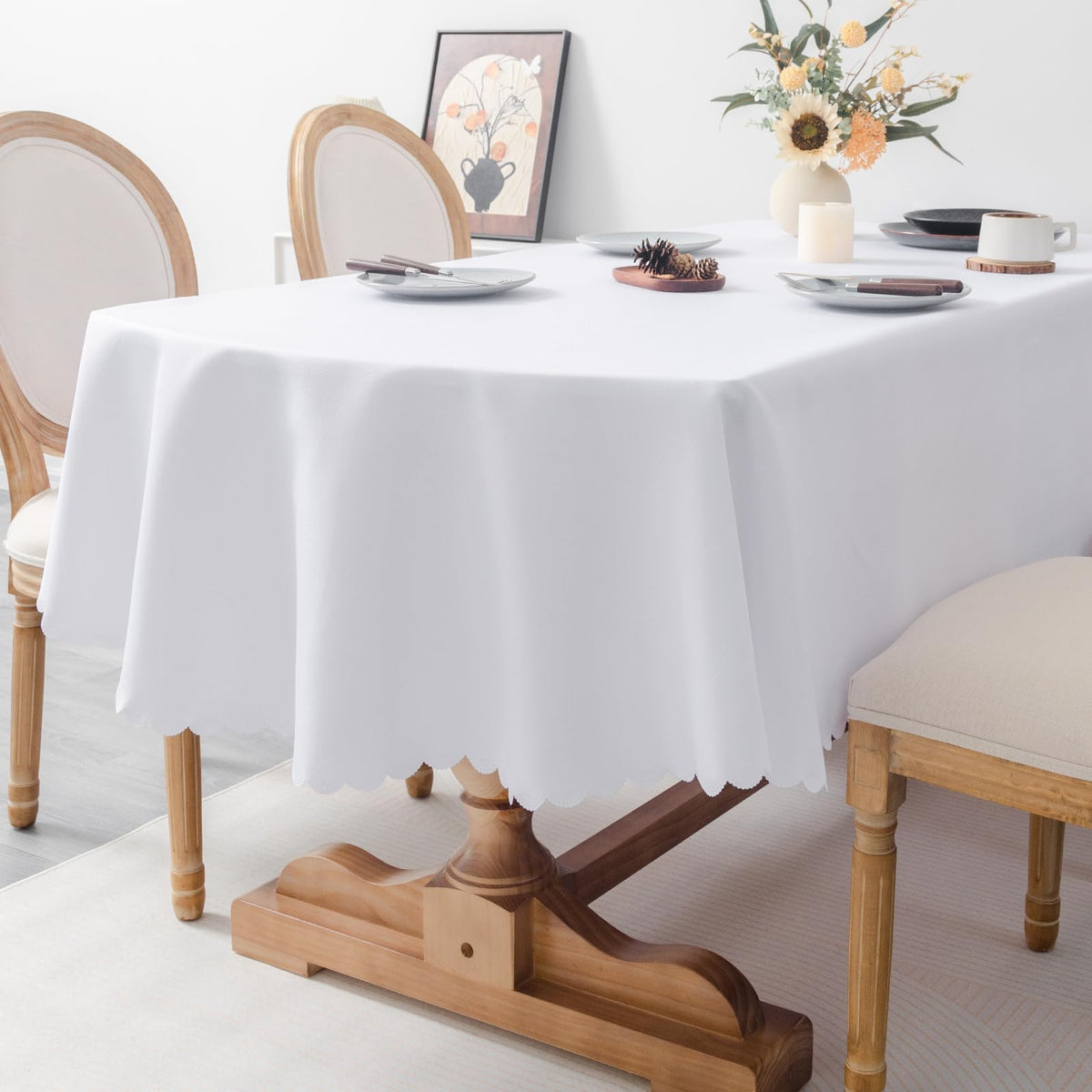 YZKITM polyester tablecloth—fade-resistant and durable for daily meals.
