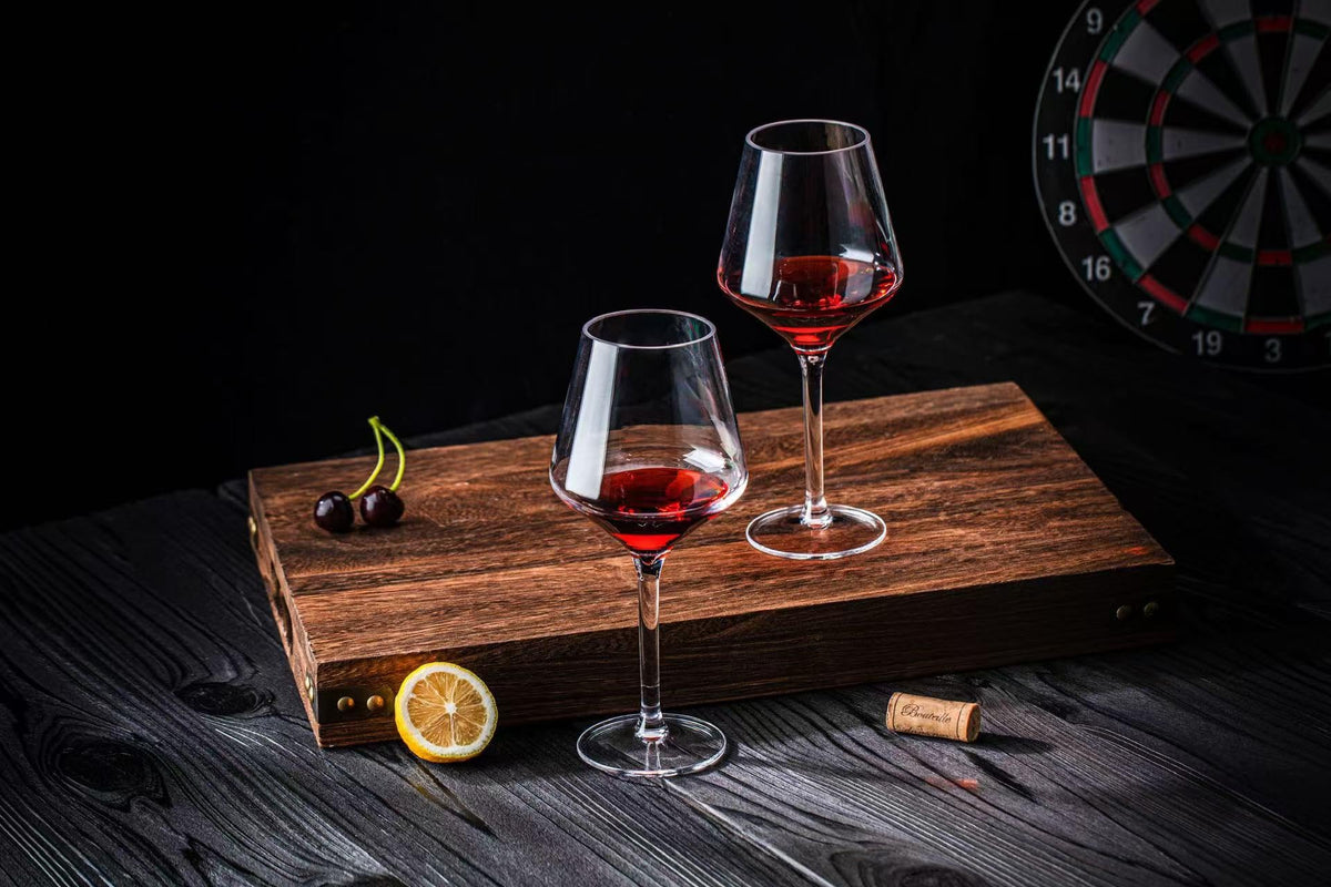 ZAINCA recyclable, BPA-free wine glass highlighting safety and sustainability.