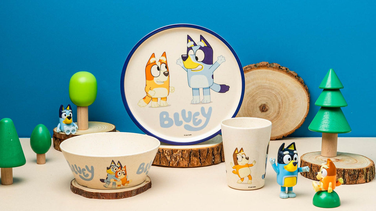Zak Designs Bluey sustainable melamine bamboo material icon emphasizes eco-friendly choice.