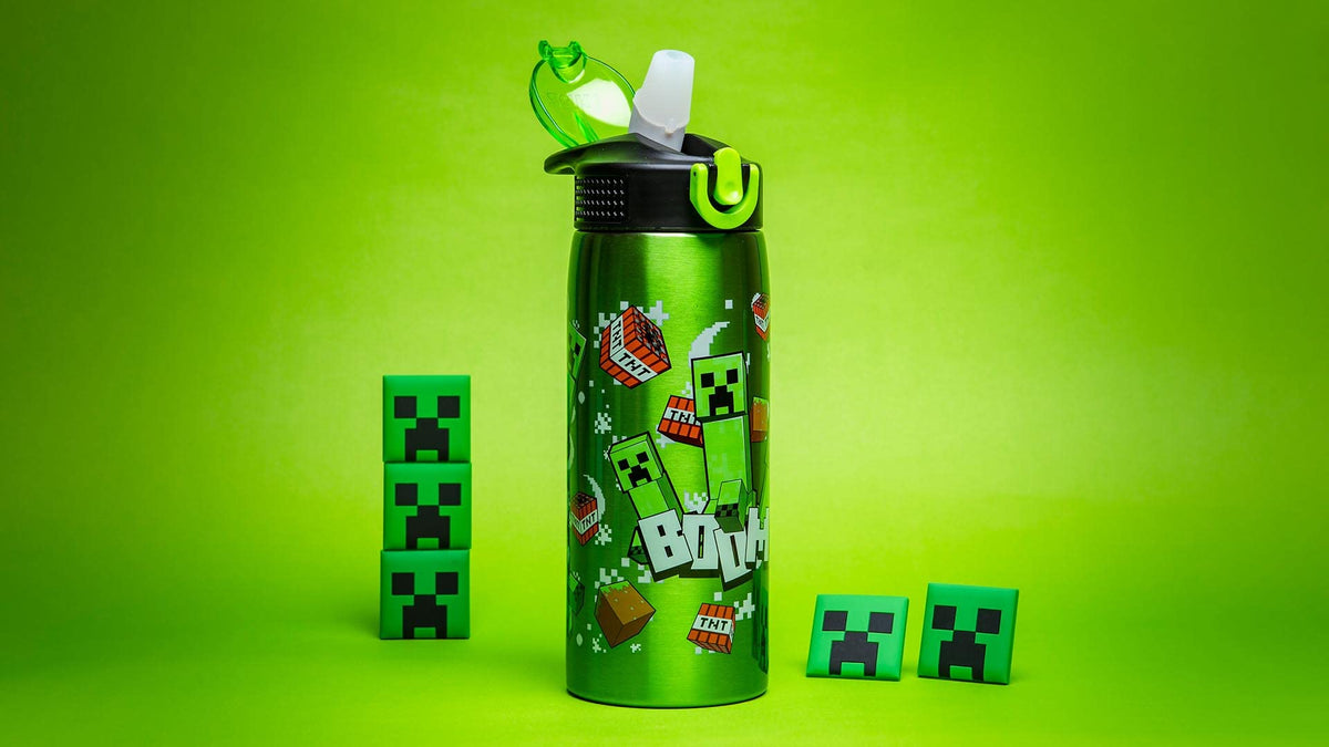 Built-in carrying loop on Zak Designs bottle adds convenience for school or hiking