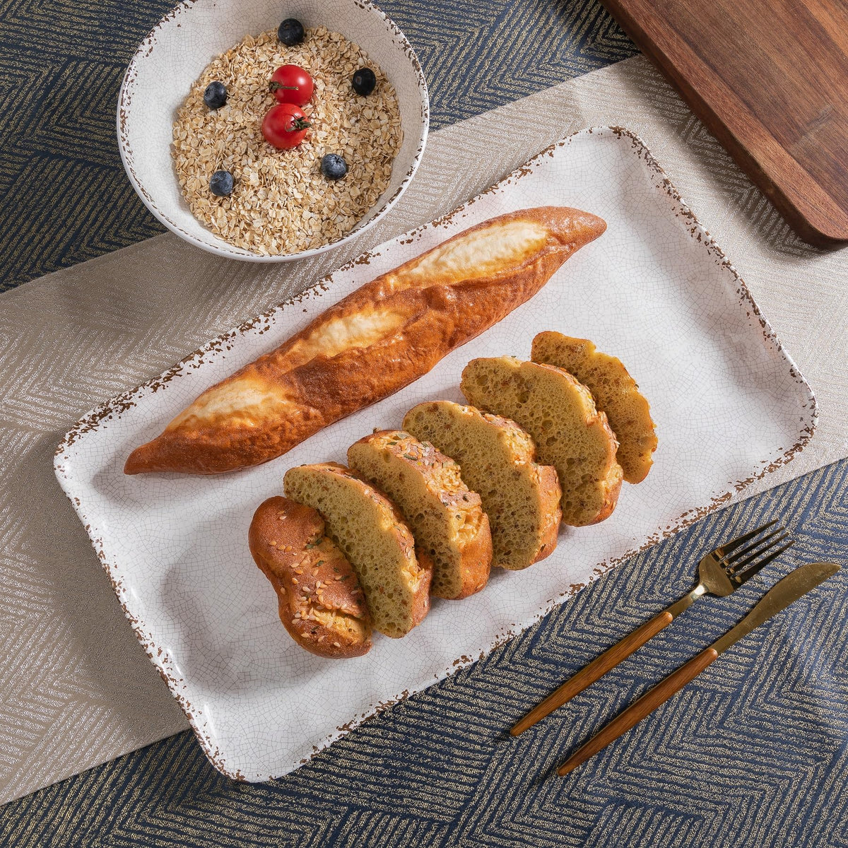 ZAROCRUS BPA-free shatterproof tray ideal for outdoor parties