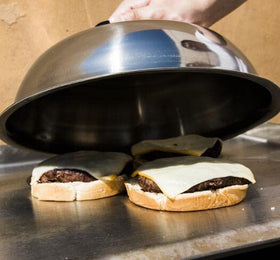 Heat-resistant handle stays cool for safe, confident handling during cooking