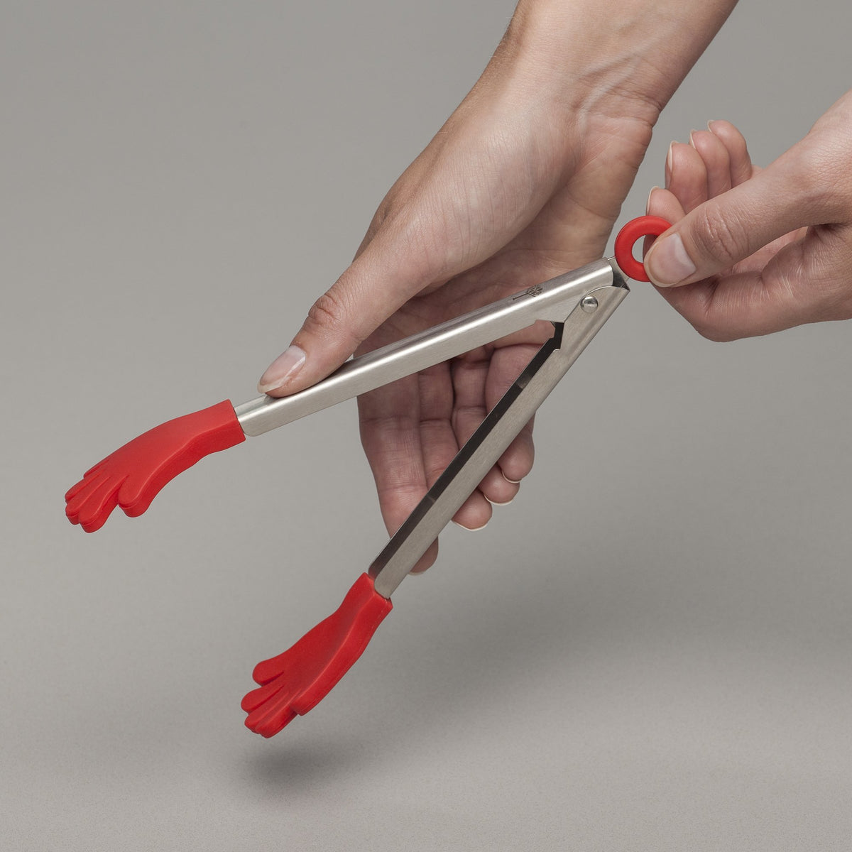 Zeal J130DISP versatile tong suitable for grilling, sautéing, and serving.
