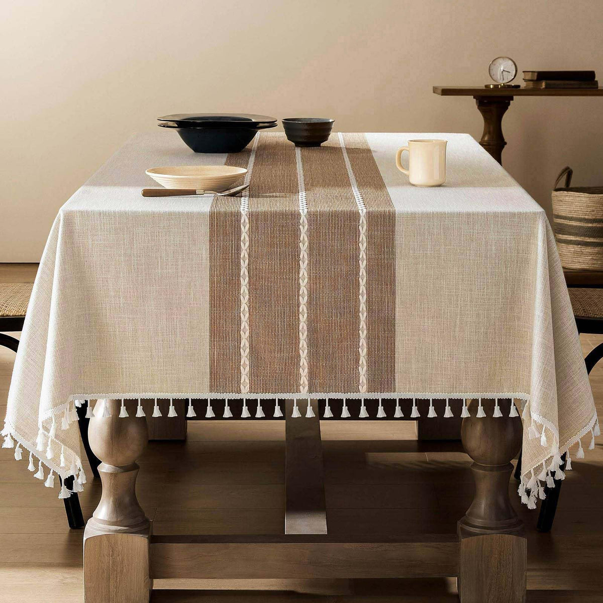 ZeeMart contrast linen table cloth on a 3–4 ft table with elegant drape