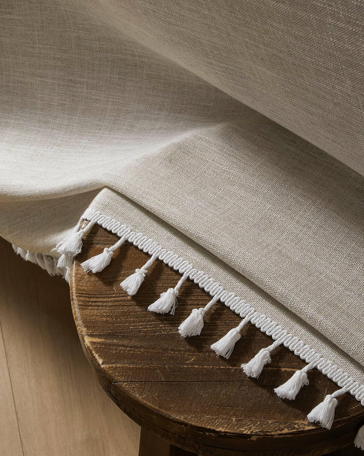 ZeeMart cloth draping neatly on a 5ft table with narrow fit