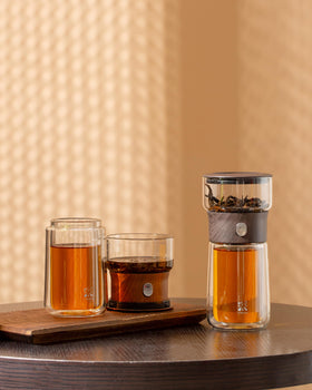 ZENS spill-free pouring system closeup for neat, mess-free tea moments