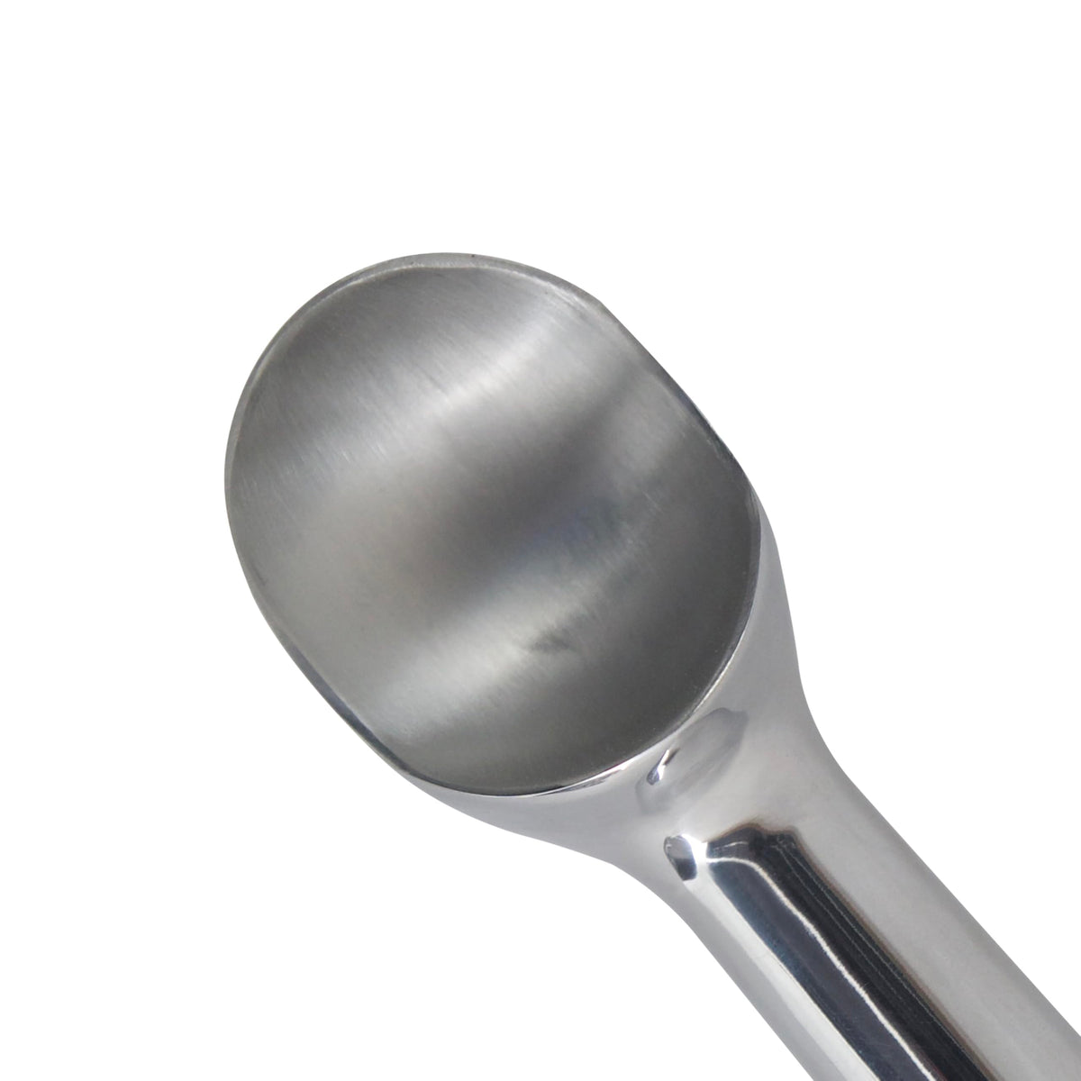 Zeroll 1012 aluminum alloy resists oxidation for lasting kitchen use.