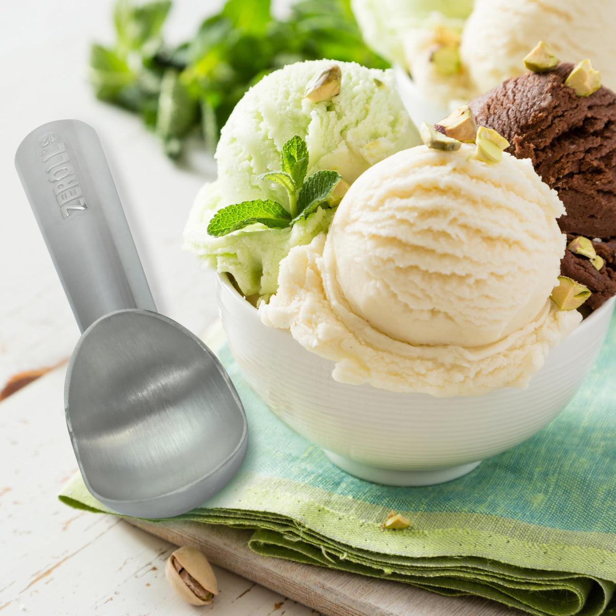 Zeroll 1012 made in USA quality for trusted dessert service.