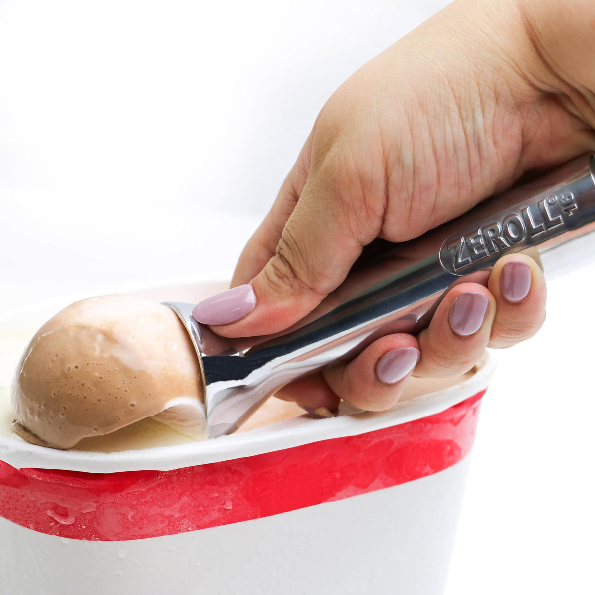 Green end cap marks the 2-ounce portion for consistent servings.