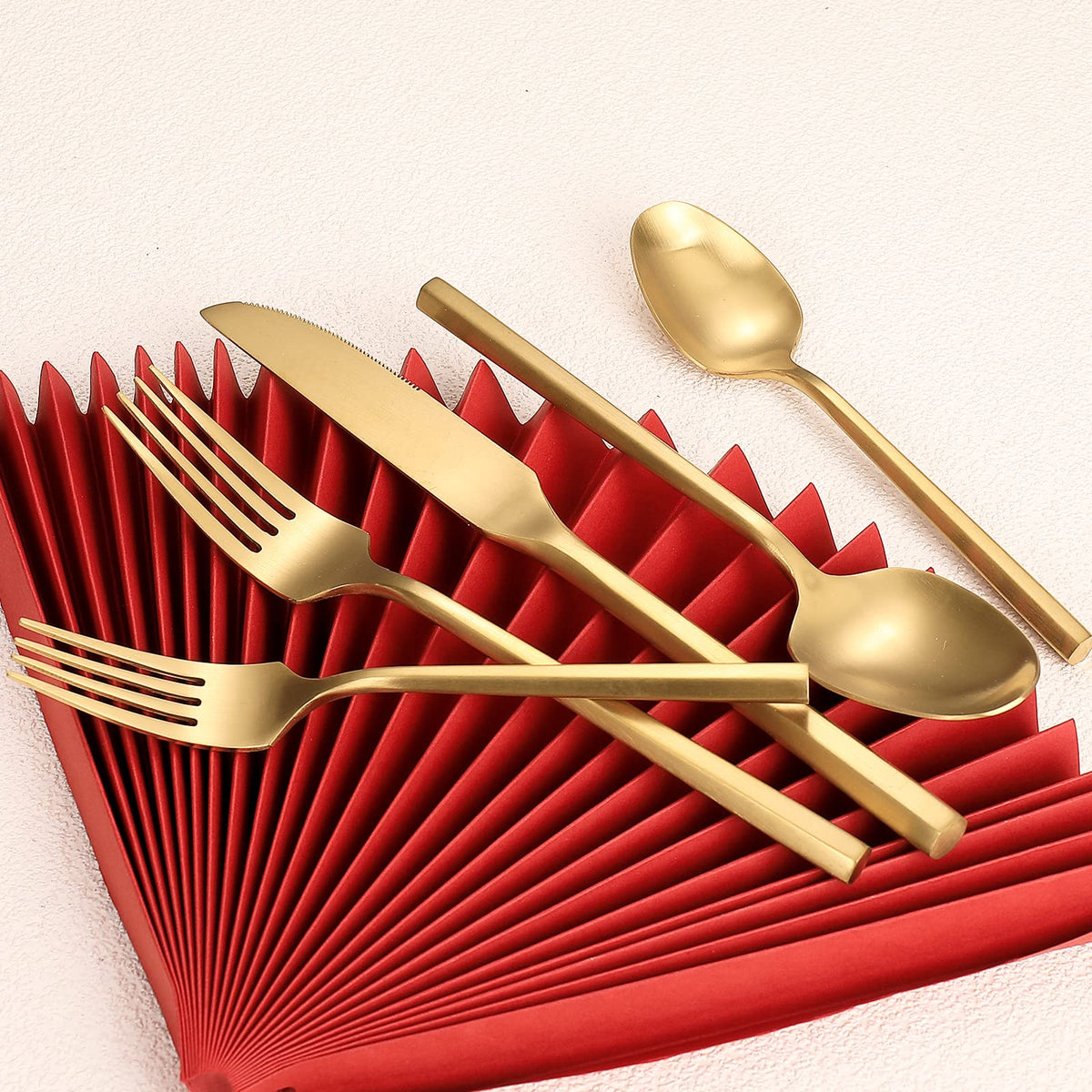 Zerophilo care-ready matte gold flatware designed for long-term use