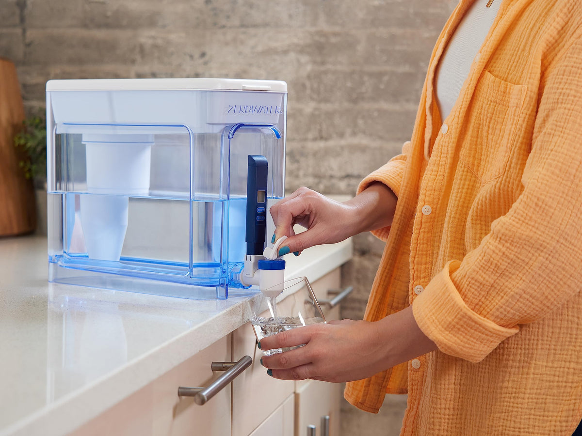 BPA-free materials ensure safe contact with water.