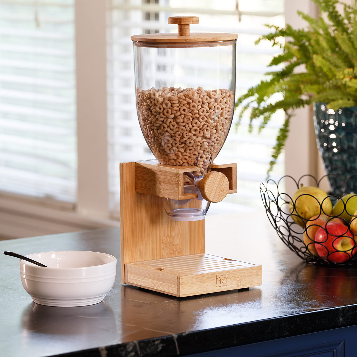 ZevrO dispenser with removable crumb tray for quick cleanup