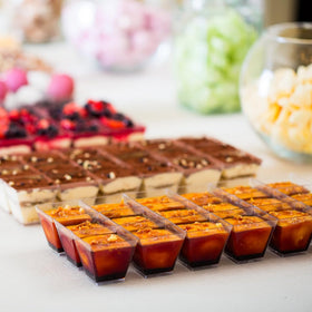 Zezzxu catering cups used at a wedding dessert display