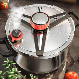 ZILODE 7QT pressure cooker front view for quick family meals.