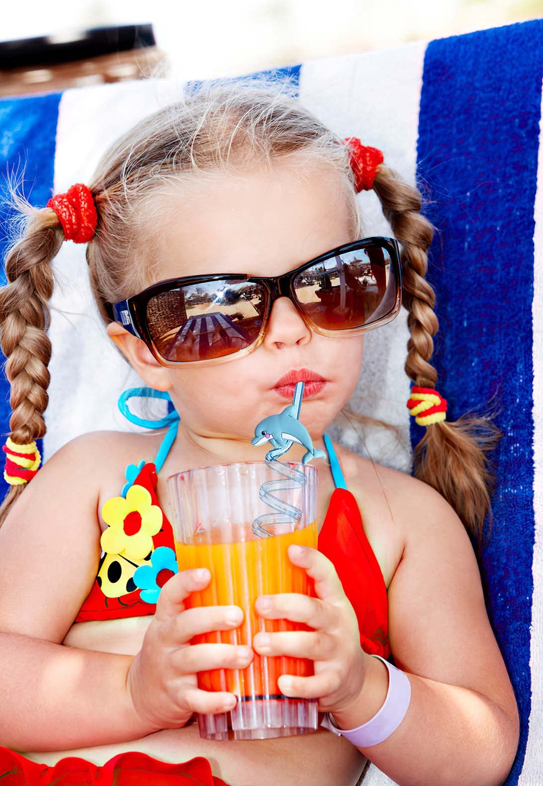 ZiQilin ocean-themed party straws with bright animal patterns for festive celebrations