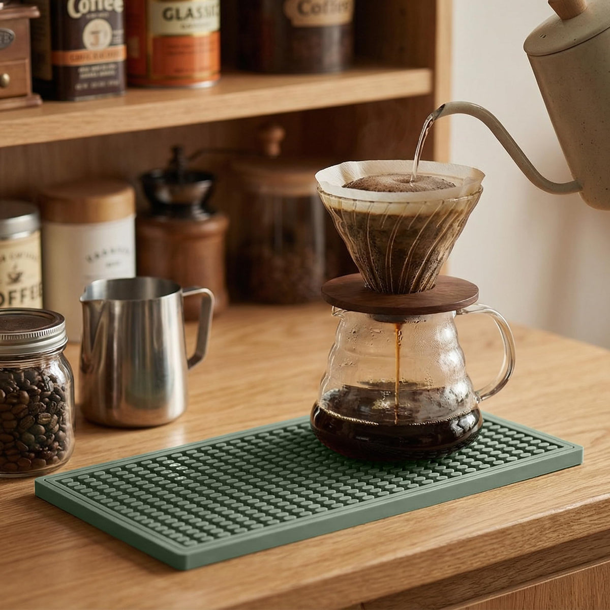 ZJWZLG Bar Mat Small is dishwasher-safe for easy cleaning after use.