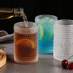 ZMOWIPDL non-slip glassware enhances stability during serving.