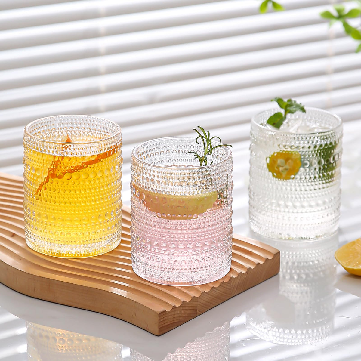 ZMOWIPDL glass straws pack offers sustainable sipping with retro charm.