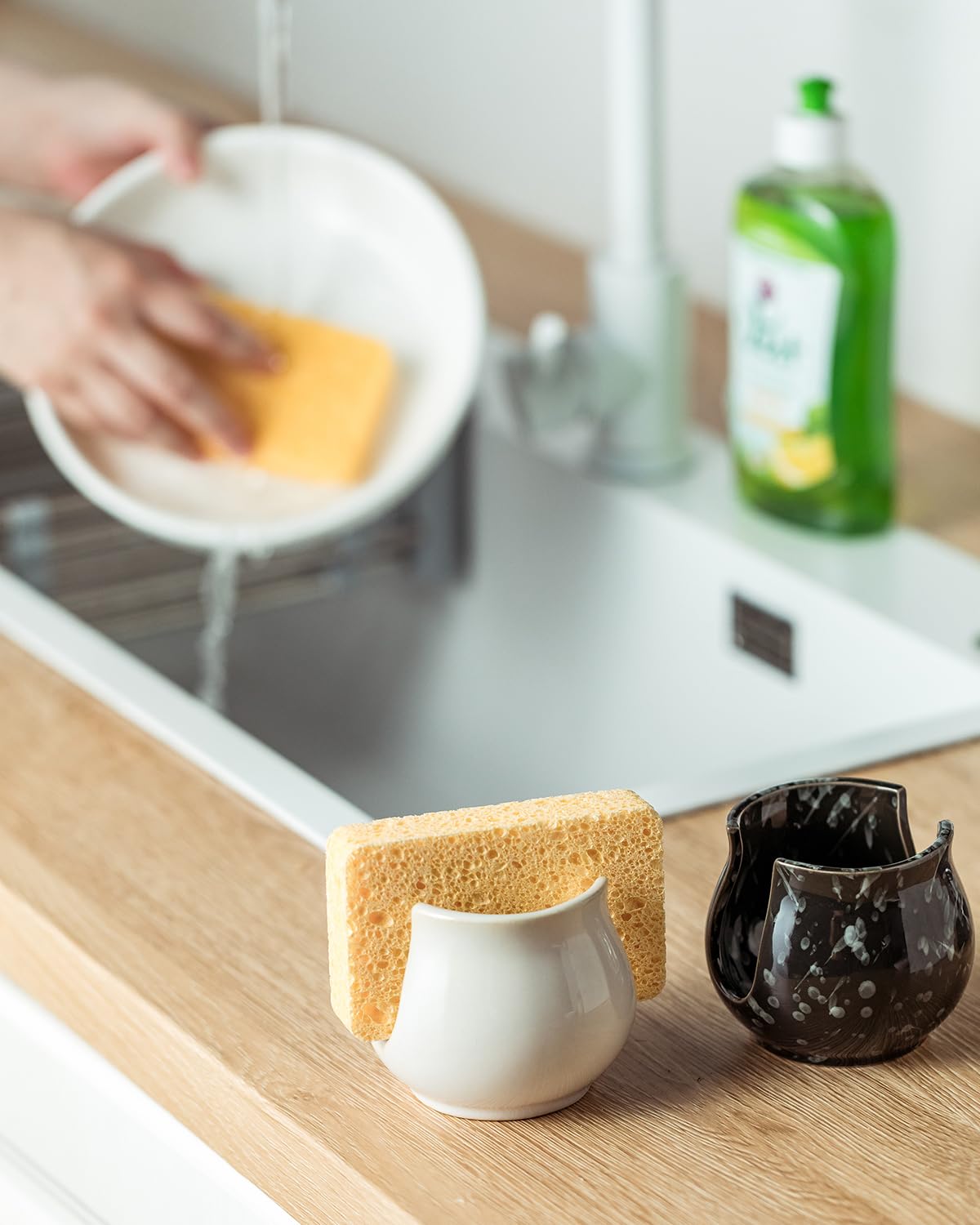 Zoeeker compact holder suits bathroom and kitchen to declutter sink areas.