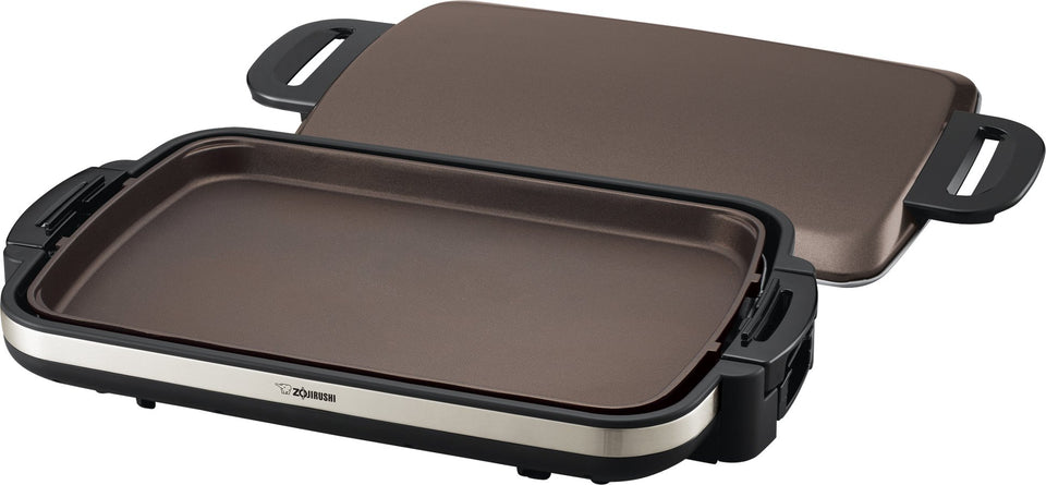Zojirushi EA-DCC10 Gourmet Sizzler on a large cooking surface for family meals.