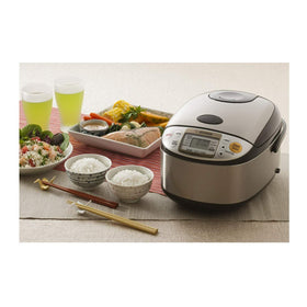 Zojirushi NS-TSC10 stainless exterior is easy to wipe