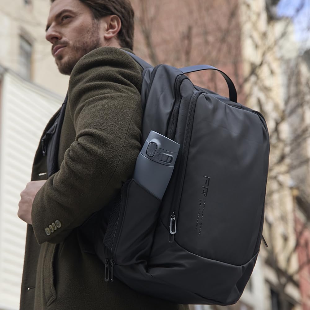 Zojirushi 20-ounce capacity keeps beverages ready for long commutes.