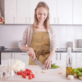 ZOMAO apron with 61-inch straps and buckle for adjustable, comfortable fit.