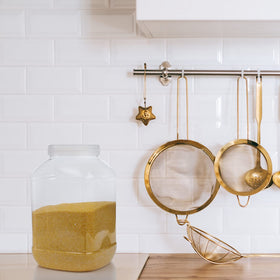 ZOOFOX clear jars suitable for spices, herbs, and snacks.