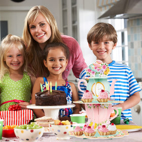 Zopeal easy-assembly design speeds party setup and cleanup
