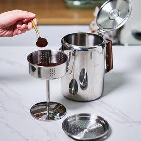 ZOWIE KING 9-cup capacity is ideal for sharing with friends around the fire.