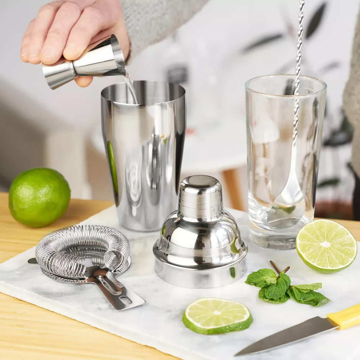 ZPUFAW muddler with textured surface to release citrus oils.