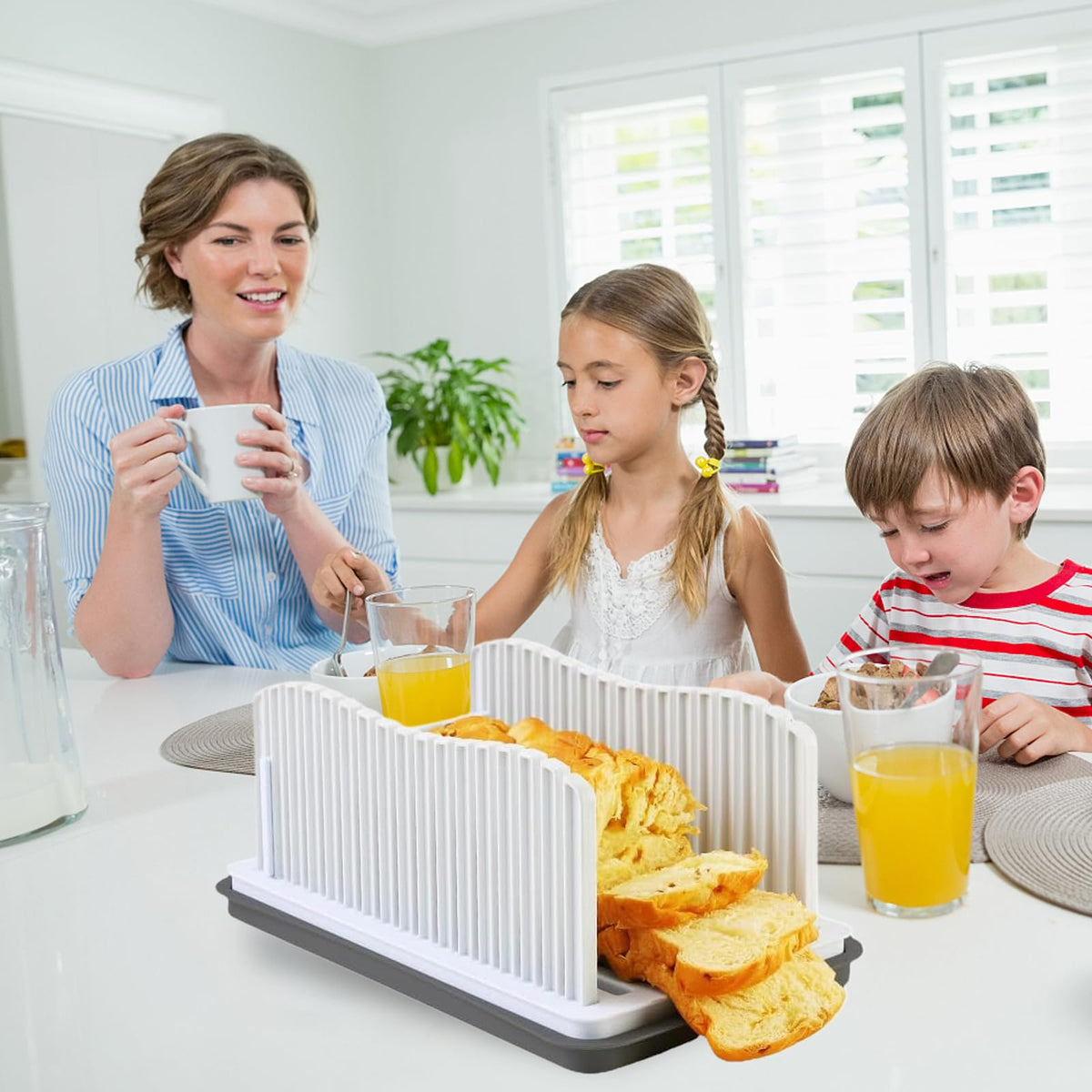 ZQZXD bread slicer non-slip pads keep it stable on counters
