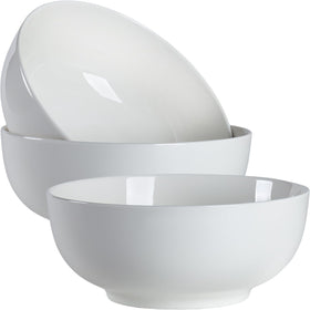 Zscera 60oz pho bowl demonstrates generous capacity for hearty servings.