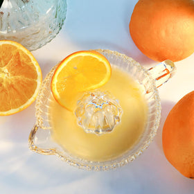 ZTTM Ergonomic handle provides secure grip during juicing sessions.
