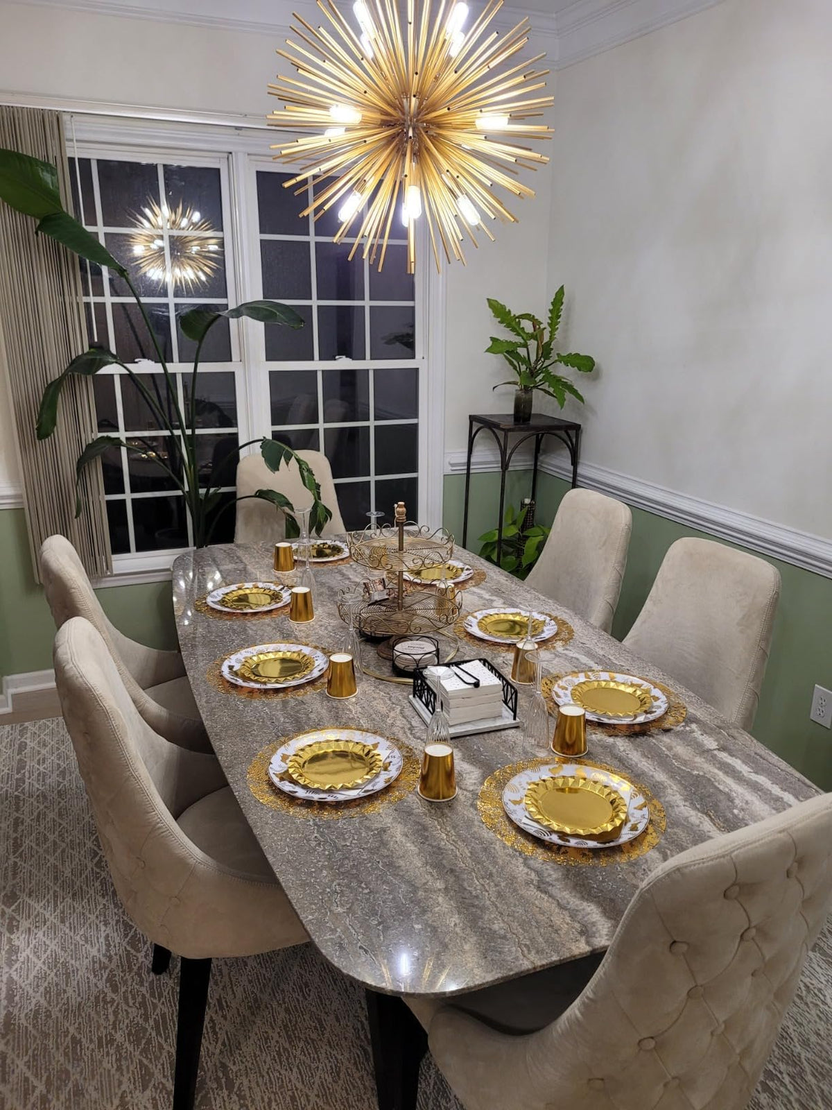Zulaniu wedding table placemats in gold accent for a luxe reception
