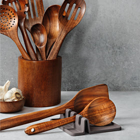 Zulay Kitchen spoon rest keeps counters tidy and splatter-free