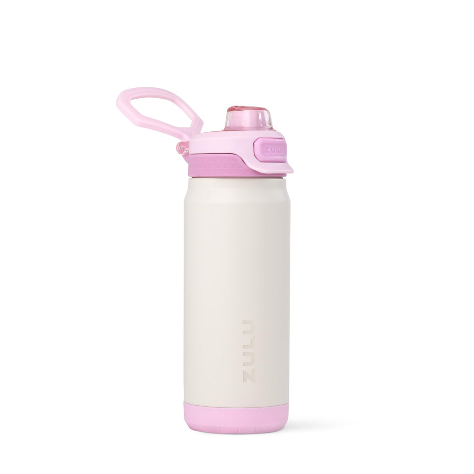The ZULU Powerfill Pro 18oz bottle with quick-fill lid enables fast top-ups during practice.