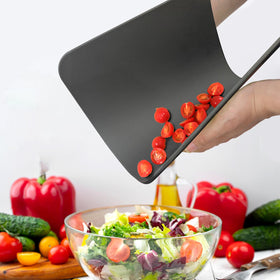 ZVP two-sided non-slip grip keeps ingredients stable during chopping.
