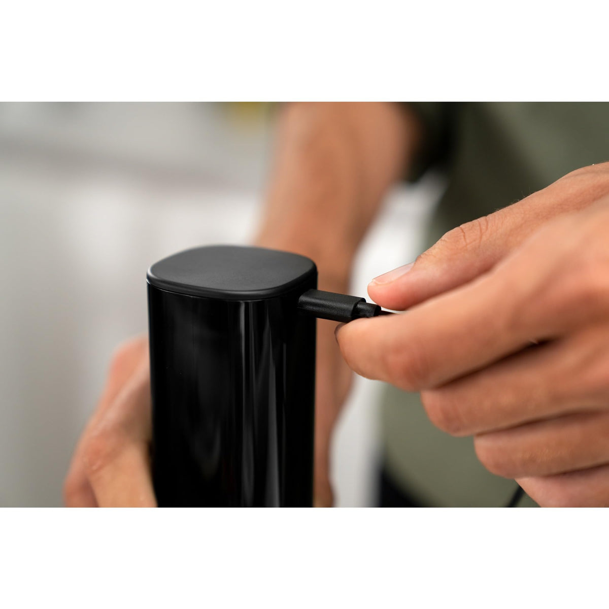 ZWILLING Enfinigy 360° window helps monitor contents and refills
